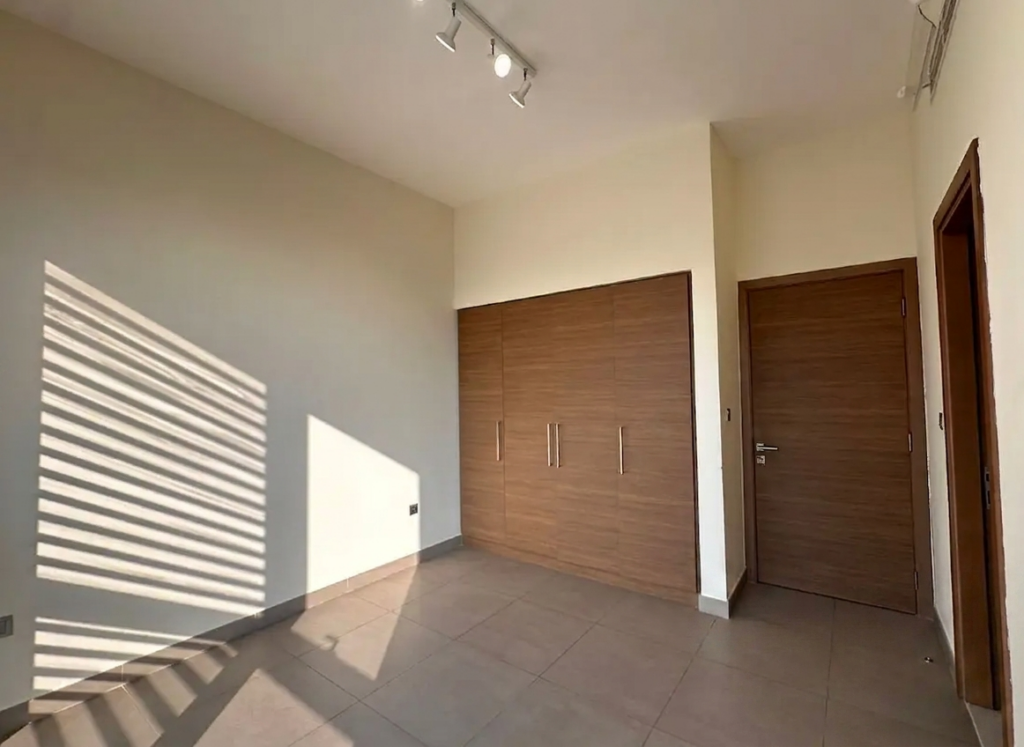 Woodworking cabinets