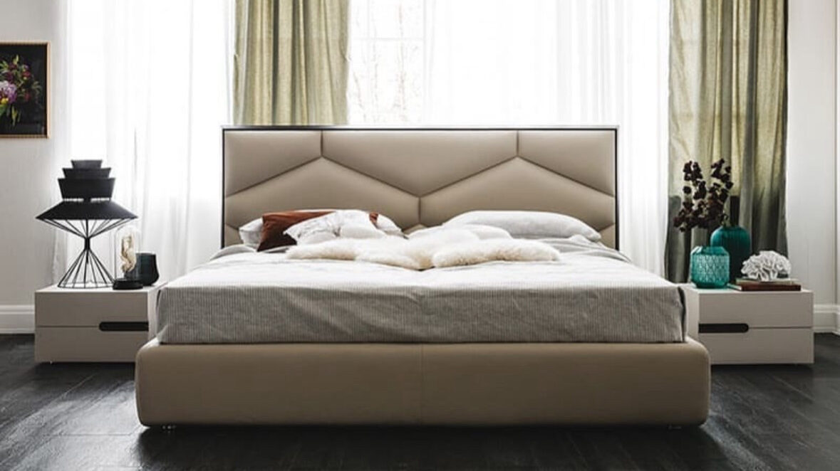 https://www.royaljoinery.ae/wp-content/uploads/2025/05/original-17CBCA06-CF17-4BDB-A987-4C55A535F6E9-1179x662.jpeg